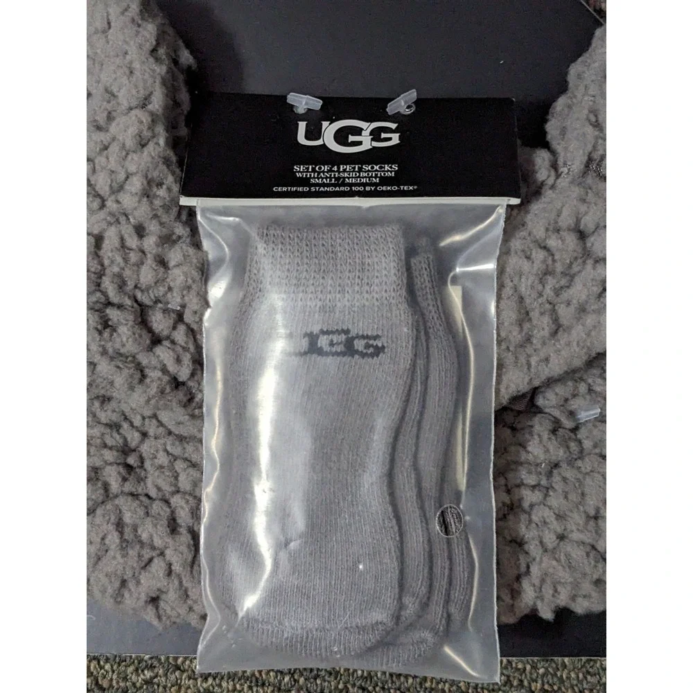 UGG Classic Sherpa Pet Ears Hat &‎ 4 Sock Set Anti-Skid Size Small Dark Gray Dog